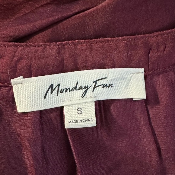 Satin V-Neck Blouses for Women Maroon NWOT Size Small - Picture 5 of 6